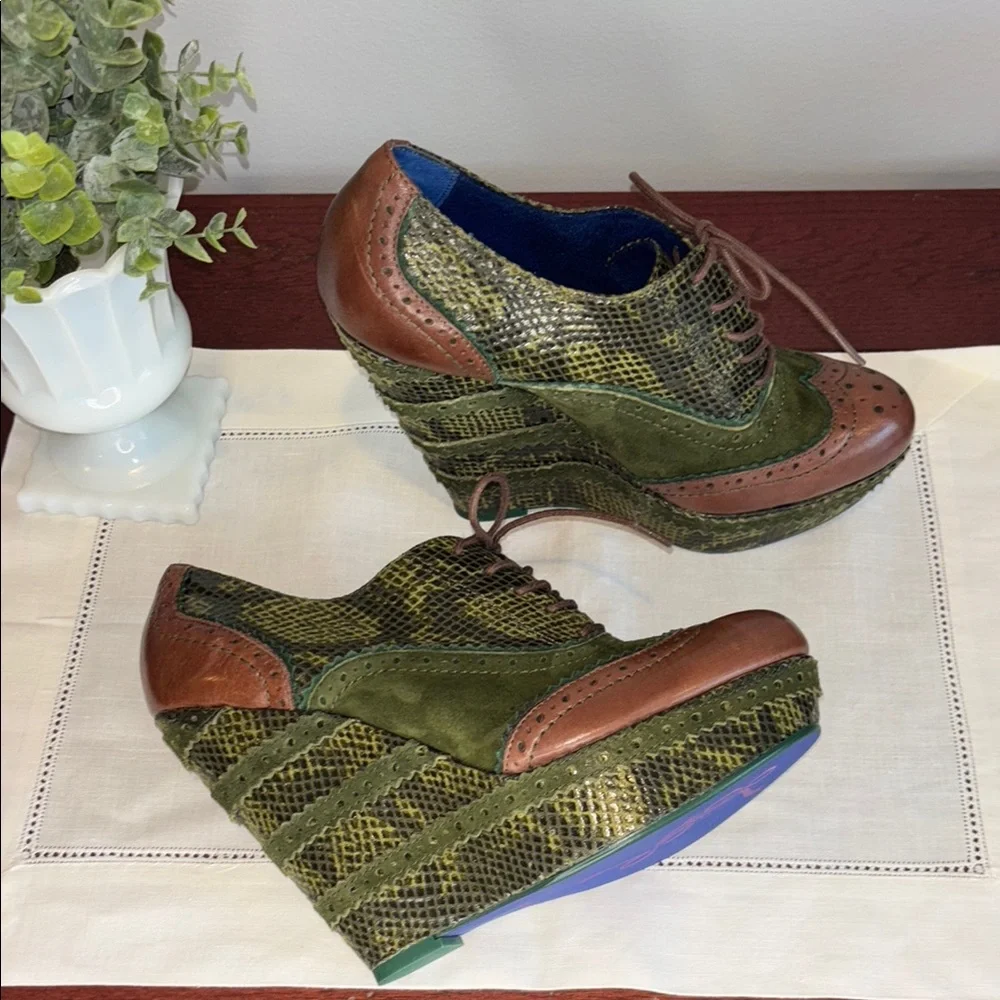 POETIC LICENSE Wild Safari wingtip wedges
EU Size 39 (8.5) New No Box - Picture 2 of 13